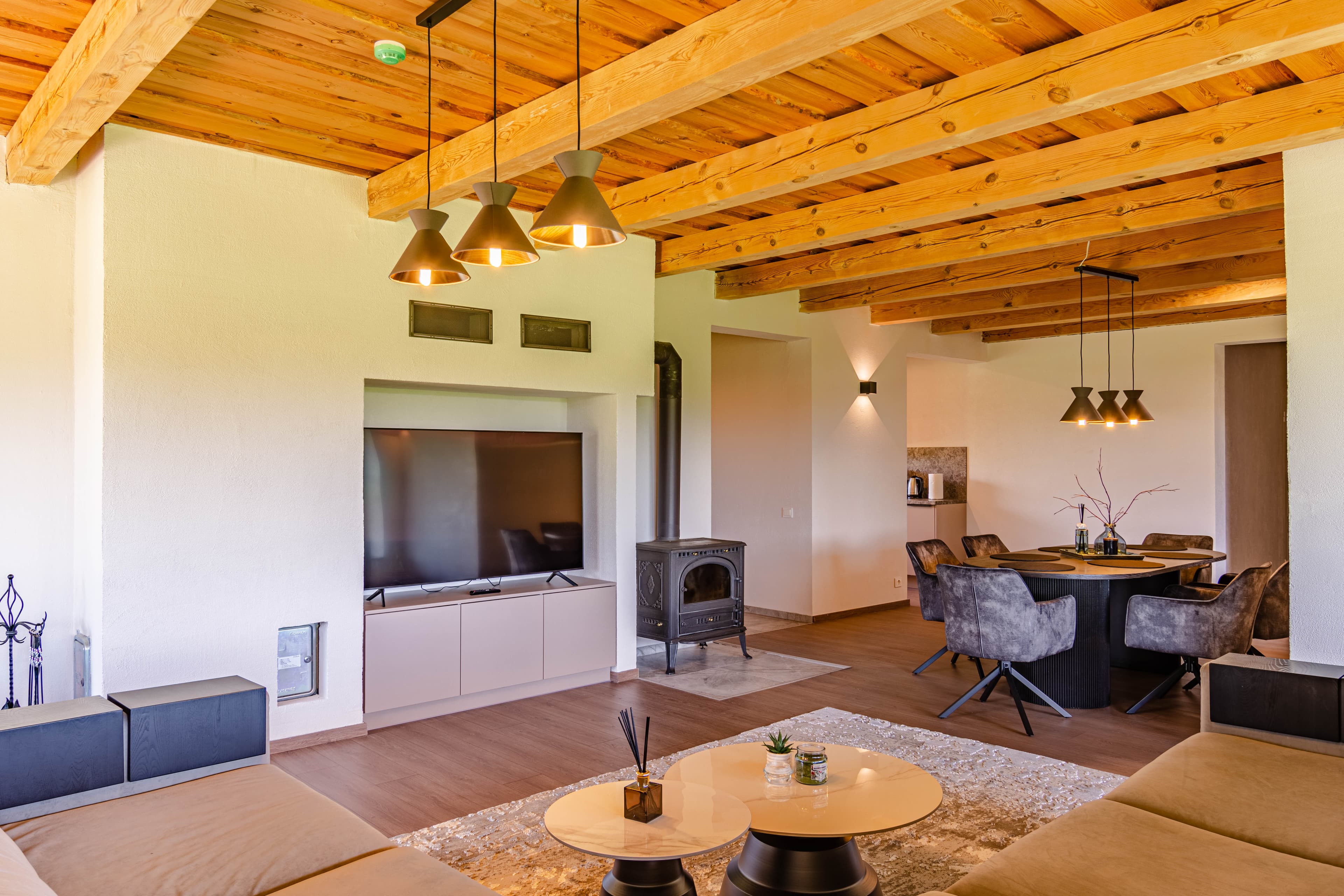 Four-Bedroom House — BEIGE