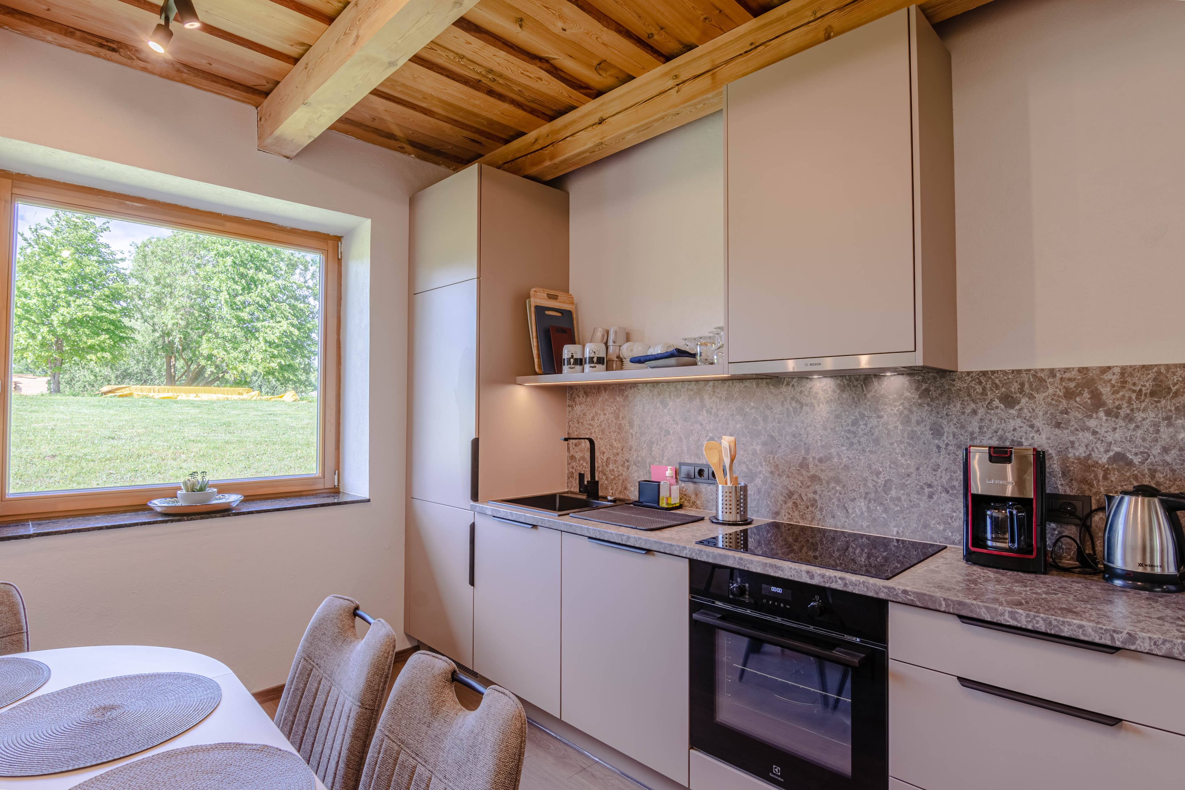Four-Bedroom House — BEIGE