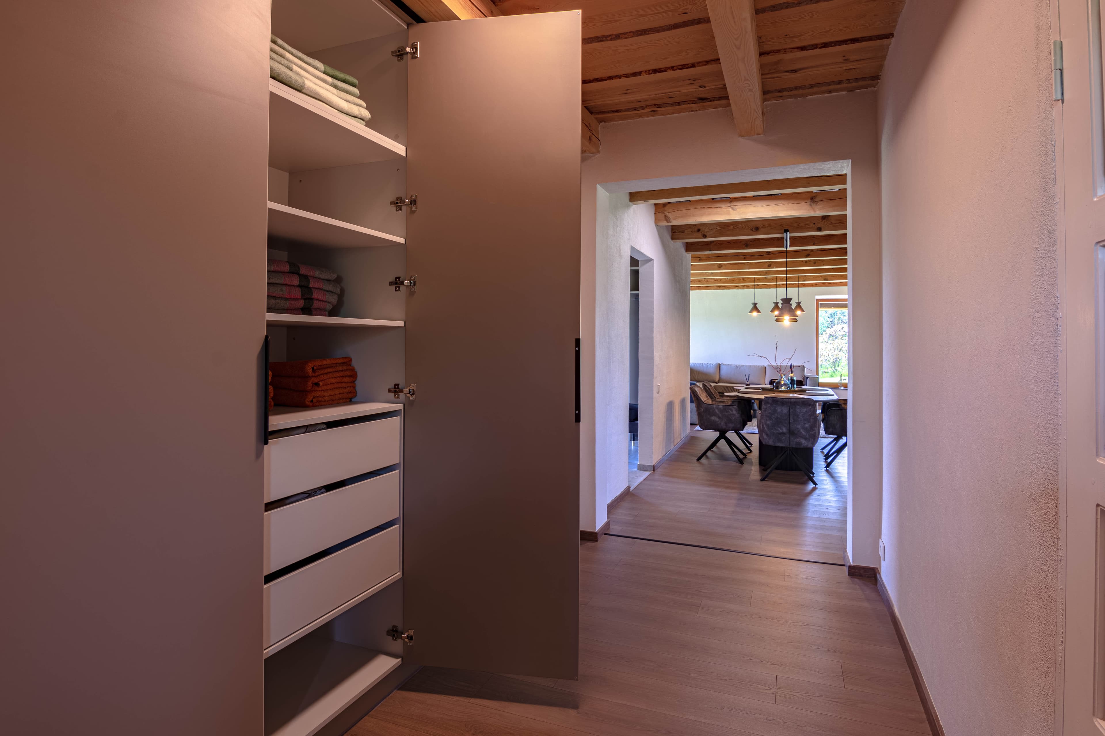 Four-Bedroom House — BEIGE