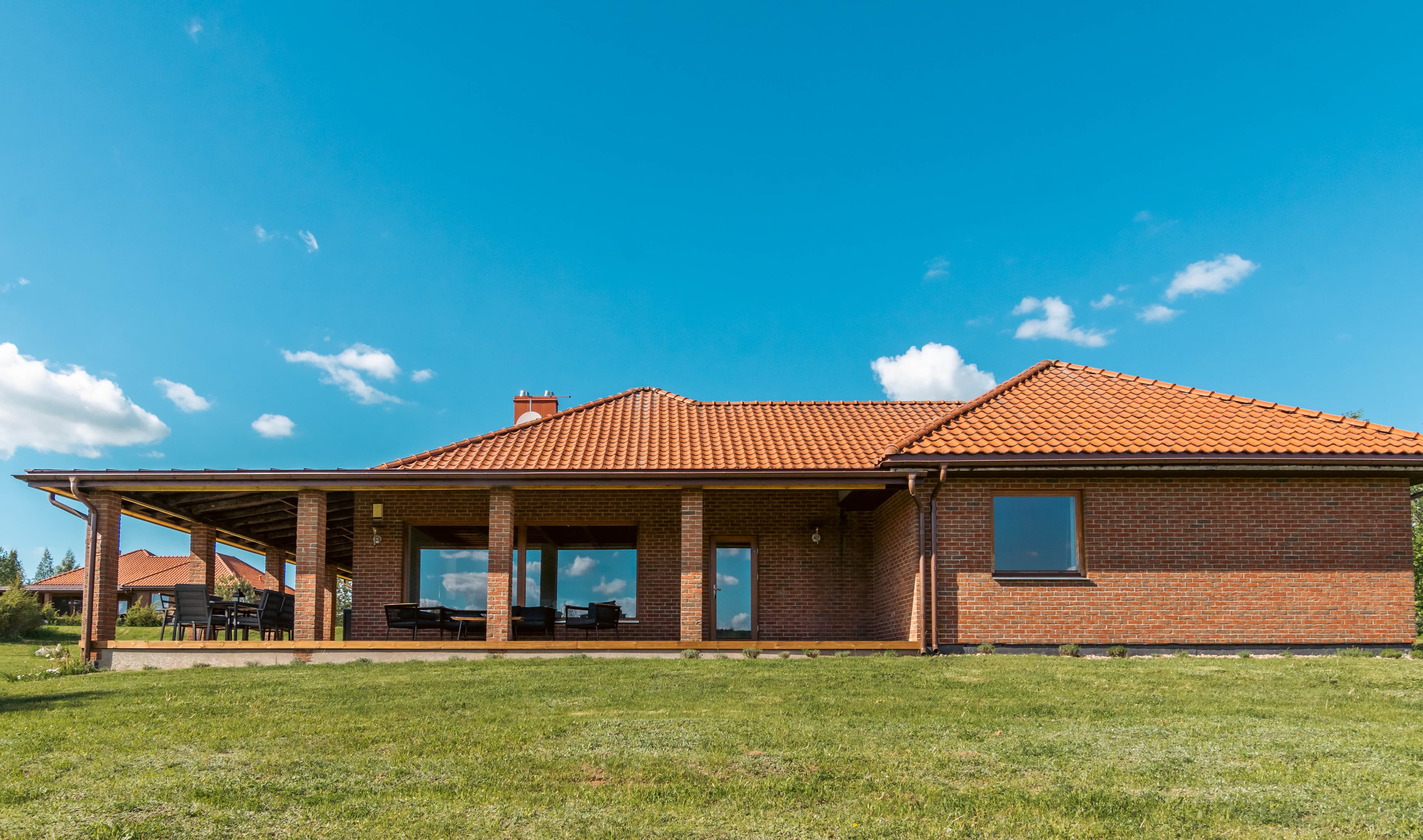 Four-Bedroom House — BEIGE